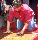 1993-06-28-Hand-And-Footprints-Ceremony-At-Manns-Chinese-Theater-031.jpg