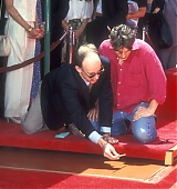 1993-06-28-Hand-And-Footprints-Ceremony-At-Manns-Chinese-Theater-050.jpg