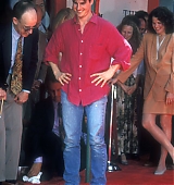 1993-06-28-Hand-And-Footprints-Ceremony-At-Manns-Chinese-Theater-052.jpg