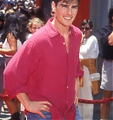 1993-06-28-Hand-And-Footprints-Ceremony-At-Manns-Chinese-Theater-058.jpg