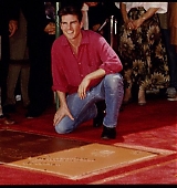 1993-06-28-Hand-And-Footprints-Ceremony-At-Manns-Chinese-Theater-086.jpg