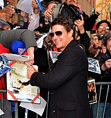 candids-outside-daily-show-with-jon-steward-april16-2013-006.jpg