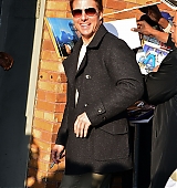 candids-outside-daily-show-with-jon-steward-april16-2013-014.jpg