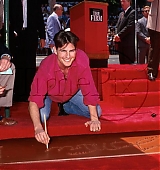 1993-06-28-Hand-And-Footprints-Ceremony-At-Manns-Chinese-Theater-005.jpg