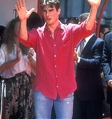 1993-06-28-Hand-And-Footprints-Ceremony-At-Manns-Chinese-Theater-023.jpg