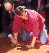 1993-06-28-Hand-And-Footprints-Ceremony-At-Manns-Chinese-Theater-030.jpg