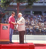 1993-06-28-Hand-And-Footprints-Ceremony-At-Manns-Chinese-Theater-038.jpg