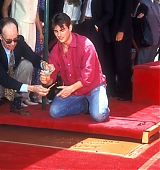 1993-06-28-Hand-And-Footprints-Ceremony-At-Manns-Chinese-Theater-046.jpg