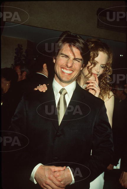 1998-04-17-Huston-Award-Honoring-Tom-Cruise-for-Artists-Rights-056.jpg