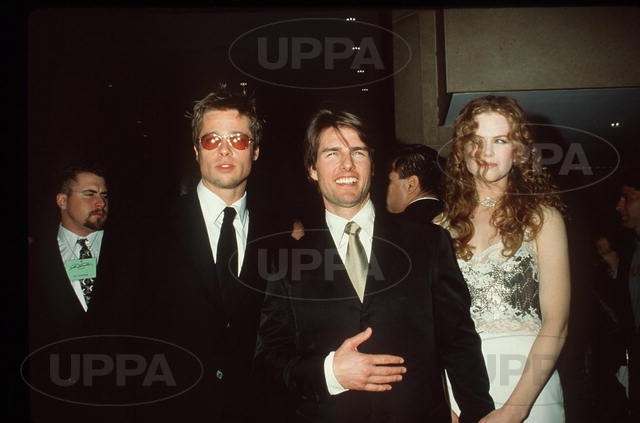 1998-04-17-Huston-Award-Honoring-Tom-Cruise-for-Artists-Rights-057.jpg