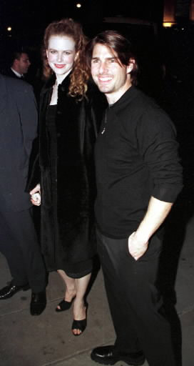 1998-12-13-The-Blue-Room-New-York-Premiere-After-Party-001.jpg