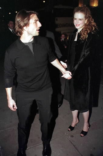 1998-12-13-The-Blue-Room-New-York-Premiere-After-Party-002.jpg