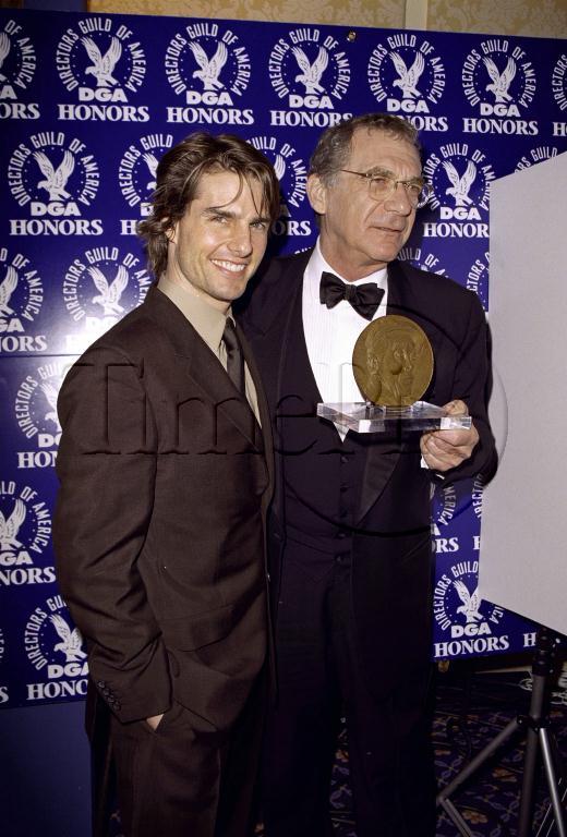 2000-12-10-Directors-Guild-Awards-Honoring-Mike-Nichols-and-Sydney-Pollack-010.jpg