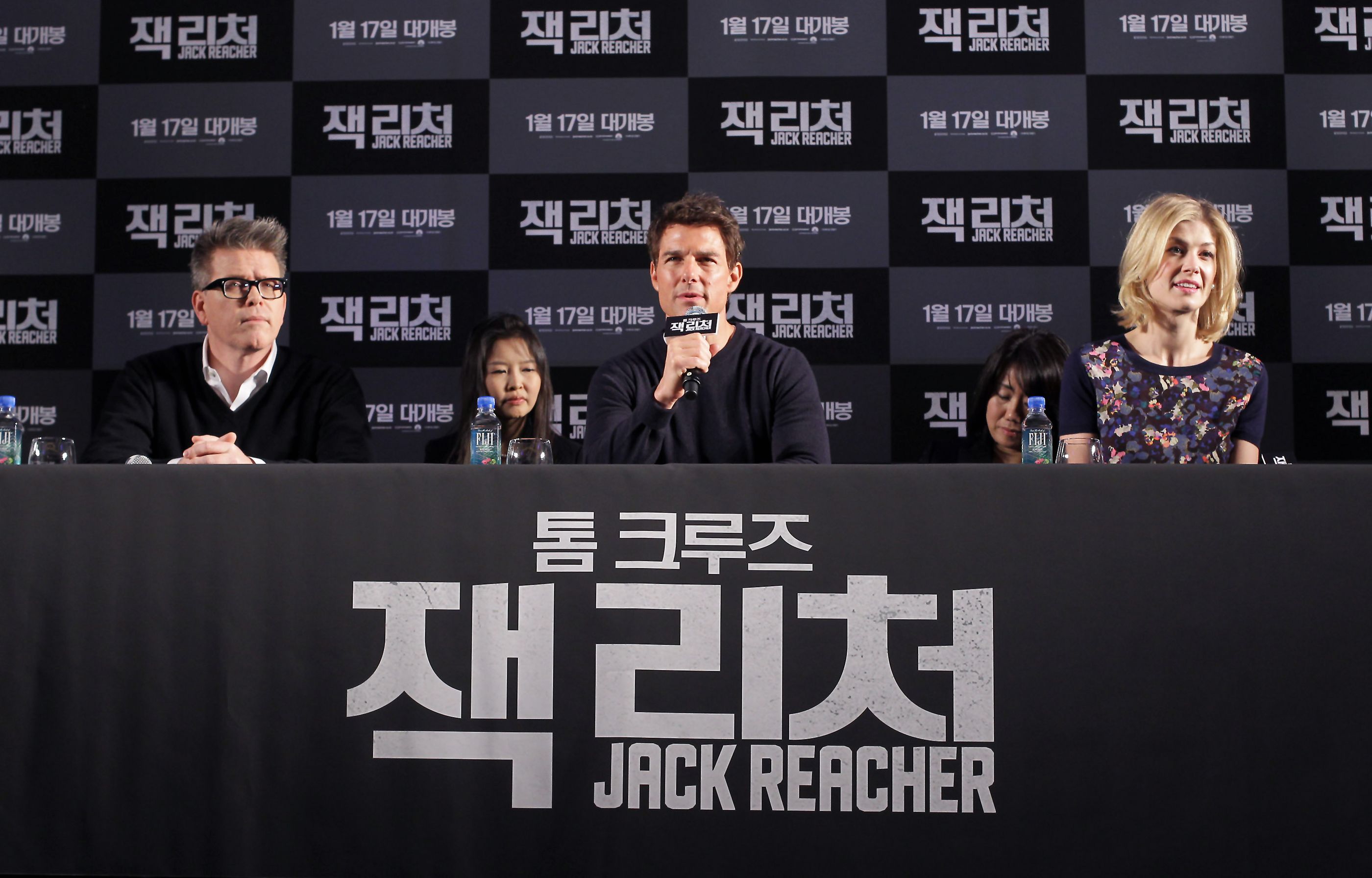 jack-reacher-south-korea-press-jan10-2013-002.jpg