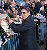 candids-outside-daily-show-with-jon-steward-april16-2013-004.jpg