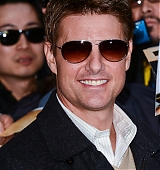 candids-outside-daily-show-with-jon-steward-april16-2013-005.jpg