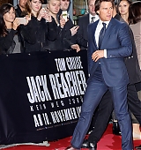jack-reacher-berlin-premiere-21-2016-408.jpg