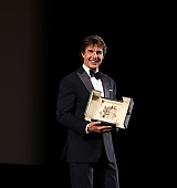 2022-05-18-75th-Cannes-Film-Festival-Tom-Cruise-Receives-A-Palme-dOr-062.jpg