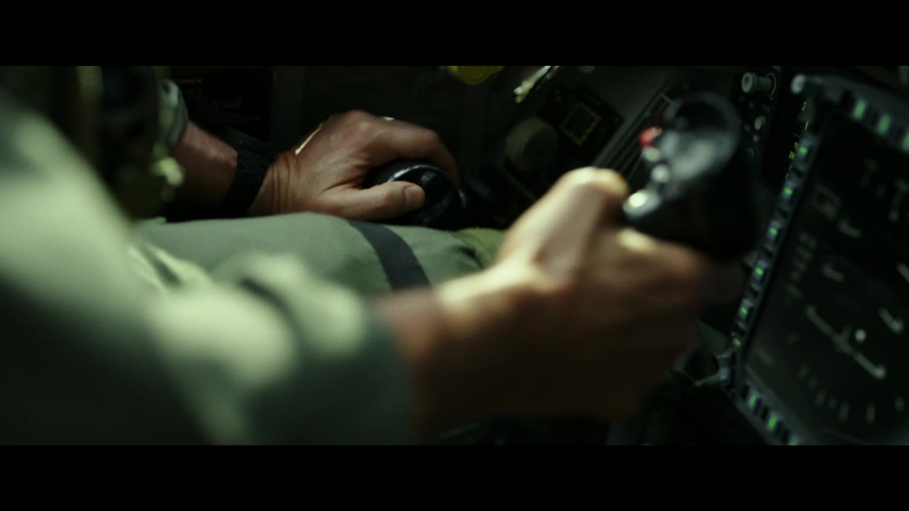 Top-Gun-Maverick-Trailer1-Caps-004.jpg