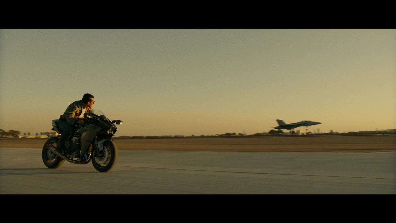 Top-Gun-Maverick-Trailer1-Caps-245.jpg