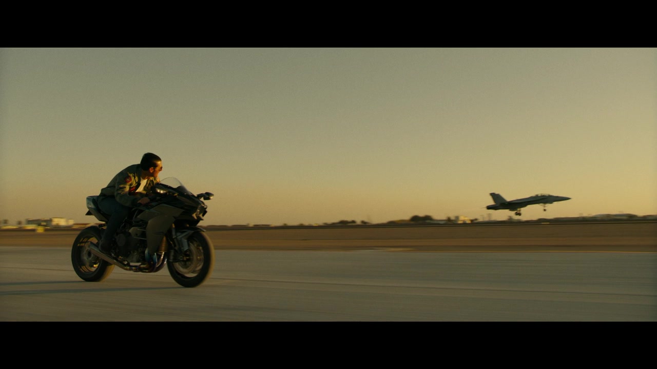 Top-Gun-Maverick-Trailer1-Caps-251.jpg