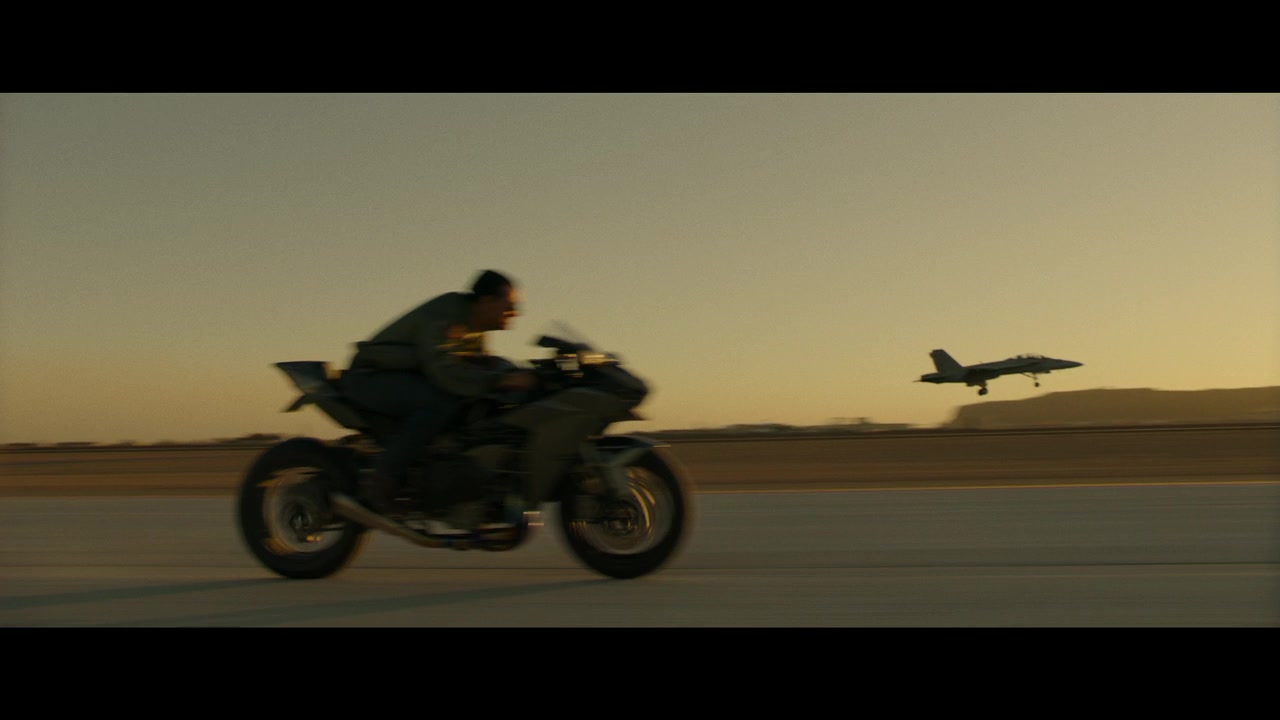 Top-Gun-Maverick-Trailer1-Caps-267.jpg